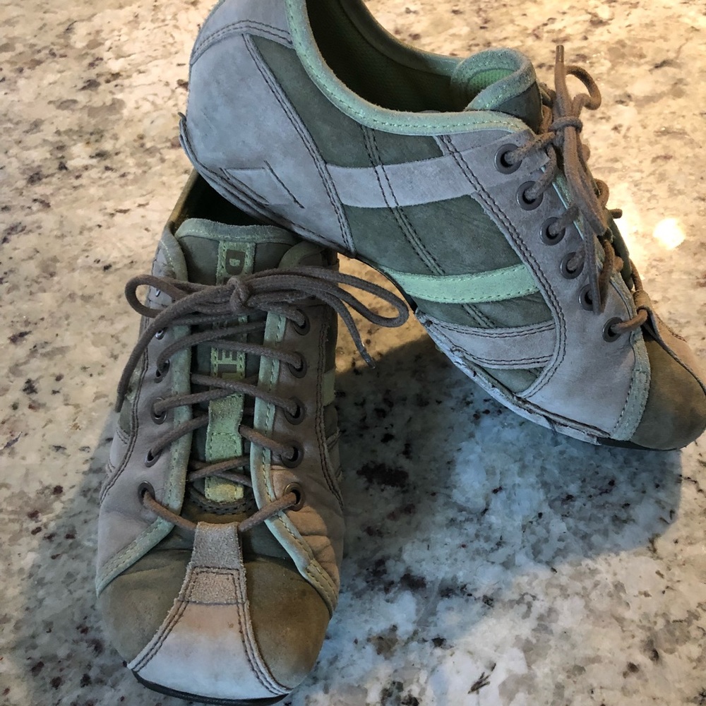 Vintage Diesel Rollie - green and tan suede